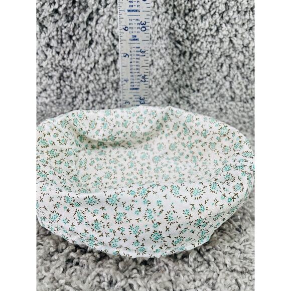 Small Wicker Basket With a Removable Cloth Liner Featuring a Teal Floral Pattern - Picture 5 of 9